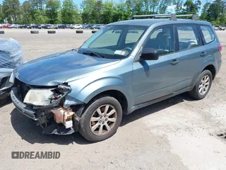 2010 Subaru Forester X z VIN JF2SH6AC0AH701770, wystawiony jako IAAI lot #42276422 z przebiegiem 189 515 mil mil oraz . Historia ofert i sprzedaży dostępna na DreamBid. Obrazek 2.