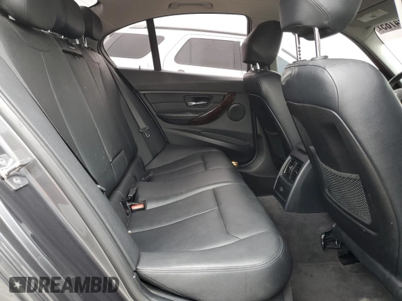 2014 BMW 3 Series 328i z VIN WBA3C1C59EK111446, wystawiony jako Copart lot #58024785 z przebiegiem 125 627 mil mil oraz Szkoda całkowita • Salvage title. Historia ofert i sprzedaży dostępna na DreamBid. Obrazek 10.