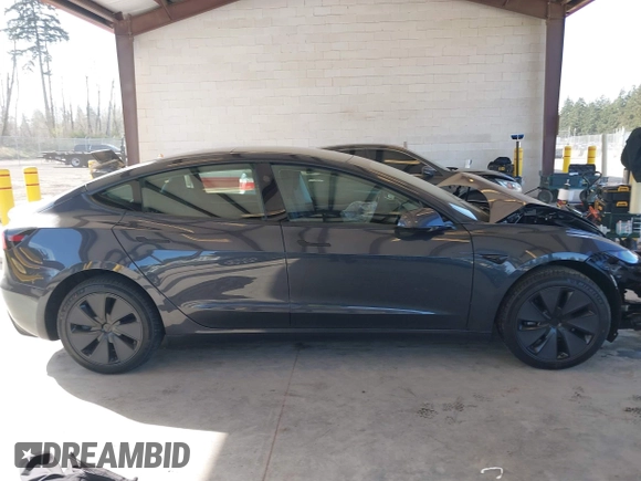 2025 Tesla Model 3 Long Range with VIN 5YJ3E1EA4SF987552, listed as a IAAI auction lot 41959743 with 187 mi miles and . Bid and sale history available at DreamBid. Image 13.