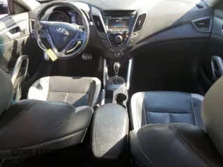 2013 Hyundai Veloster Turbo z VIN KMHTC6AE5DU178613, wystawiony jako Copart lot #58416925 z przebiegiem 173 650 mil mil oraz Szkoda całkowita • Salvage title. Historia ofert i sprzedaży dostępna na DreamBid. Obrazek 8.