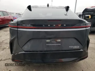 2023 Lexus RZ 450e Premium z VIN JTJAAAAB0PA016532, wystawiony jako Copart lot #39689614 z przebiegiem 4108 mil mil oraz . Historia ofert i sprzedaży dostępna na DreamBid. Obrazek 6.