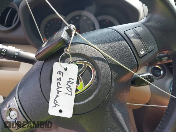 2011 Toyota RAV4 Limited z VIN 2T3DF4DV3BW126932, wystawiony jako IAAI lot #42422832 z przebiegiem 91 770 mil mil oraz . Historia ofert i sprzedaży dostępna na DreamBid. Obrazek 11.