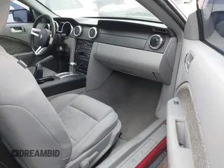 2008 Ford Mustang Deluxe with VIN 1ZVHT80N485107892, listed as a IAAI auction lot 42410036 with 117,977 mi miles and . Bid and sale history available at DreamBid. Image 5.