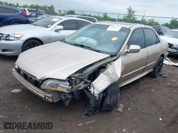 2001 Honda Accord EX с VIN 1HGCG16501A083282, выставлен на аукционе IAAI как лот 42362737 с пробегом Не указан миль и . История ставок и продаж доступна на DreamBid. Изображение 18.