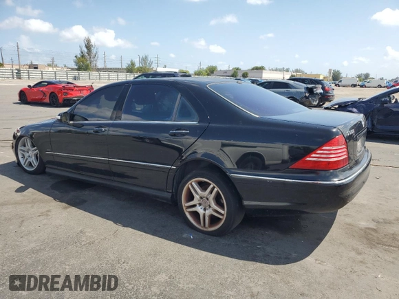 2006 Mercedes-Benz S 500 z VIN WDBNG75J16A477632, wystawiony jako Copart lot #51081275 z przebiegiem Nie podano mil oraz Szkoda całkowita • Salvage title. Historia ofert i sprzedaży dostępna na DreamBid. Obrazek 2.