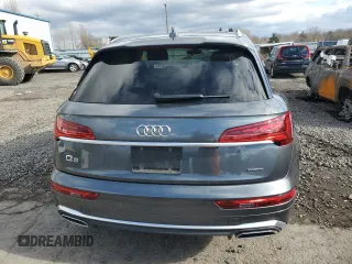 2022 Audi Q5 S line Prestige with VIN WA1FAAFY5N2005758, listed as a Copart auction lot 44140635 with 30,765 mi miles and Salvage title. Bid and sale history available at DreamBid. Image 6.