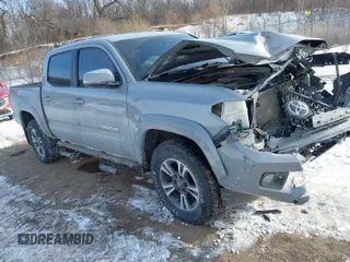 2018 Toyota Tacoma SR with VIN 3TMCZ5AN0JM122981, listed as a IAAI auction lot 41618549 with 79,614 mi miles. Bid and sale history available at carsss.com. Image 1.