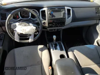 2013 Toyota Tacoma z VIN 5TFUX4EN3DX018529, wystawiony jako Copart lot #77794934 z przebiegiem 186 050 mil mil oraz Szkoda całkowita • Salvage title. Historia ofert i sprzedaży dostępna na DreamBid. Obrazek 8.