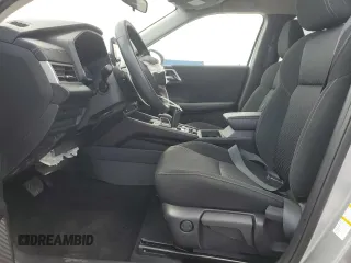2024 Mitsubishi Outlander ES z VIN JA4J3UA83RZ005171, wystawiony jako Copart lot #57891695 z przebiegiem 14 605 mil mil oraz Nie do naprawy • Non repairable. Historia ofert i sprzedaży dostępna na DreamBid. Obrazek 7.