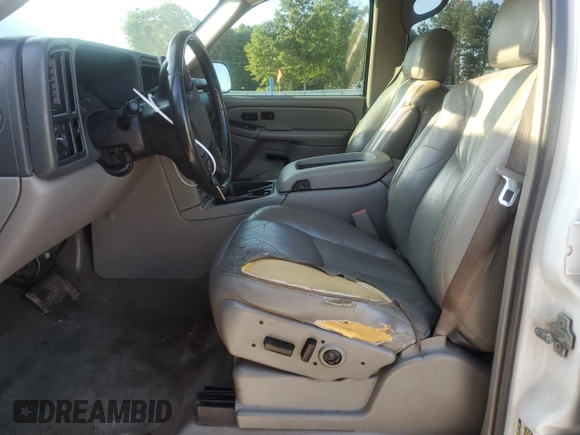 2005 Chevrolet Suburban LT with VIN 1GNEC16ZX5J126268, listed as a Copart auction lot 59576855 with 352,795 mi miles and Salvage title. Bid and sale history available at DreamBid. Image 7.