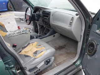 2000 Ford Explorer XLT с VIN 1FMZU63P9YUB63432, выставлен на аукционе IAAI как лот 41553738 с пробегом 332 946 миль миль и . История ставок и продаж доступна на DreamBid. Изображение 5.