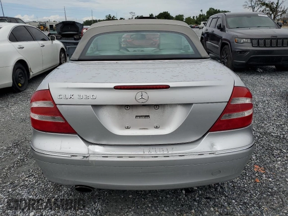 2005 Mercedes-Benz CLK 320 z VIN WDBTK65G85T035650, wystawiony jako Copart lot #55612865 z przebiegiem 93 588 mil mil oraz Szkoda całkowita • Salvage title. Historia ofert i sprzedaży dostępna na DreamBid. Obrazek 6.