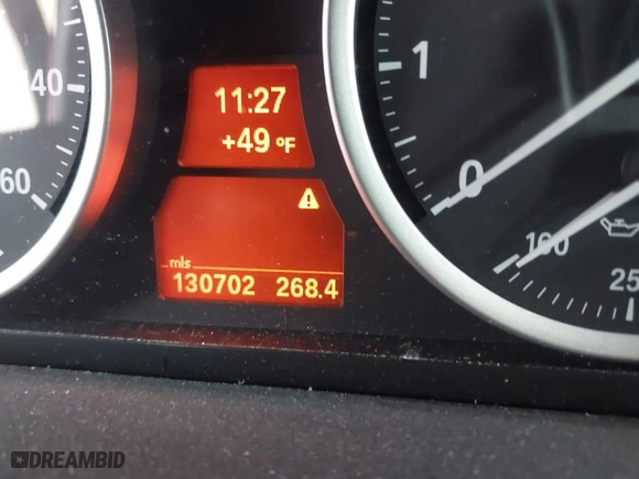 2013 BMW X6 xDrive50i with VIN 5UXFG8C57DL592351, listed as a IAAI auction lot 40980093 with NaN miles. Bid and sale history available at carsss.com. Image 15.