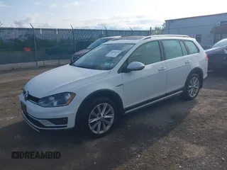 2017 Volkswagen Golf S с VIN 3VWH17AU9HM533688, выставлен на аукционе IAAI как лот 40091125 с пробегом 82 578 миль миль и . История ставок и продаж доступна на DreamBid. Изображение 17.