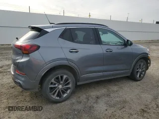 2022 Buick Encore GX Essence с VIN KL4MMGSL4NB041307, выставлен на аукционе Copart как лот 53014545 с пробегом 79 359 миль миль и Списание • Salvage title. История ставок и продаж доступна на DreamBid. Изображение 3.