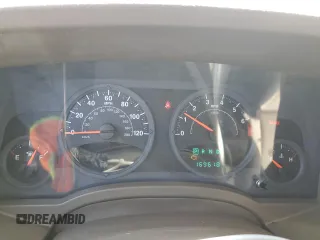 2008 Jeep Patriot Sport z VIN 1J8FF28W38D543935, wystawiony jako Copart lot #53519445 z przebiegiem 169 618 mil mil oraz Czysty tytuł • Clean title. Historia ofert i sprzedaży dostępna na DreamBid. Obrazek 9.