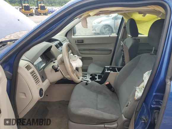 2008 Ford Escape XLS z VIN 1FMCU02Z18KB98824, wystawiony jako Copart lot #61684455 z przebiegiem 172 282 mil mil oraz Szkoda całkowita • Salvage title. Historia ofert i sprzedaży dostępna na DreamBid. Obrazek 7.