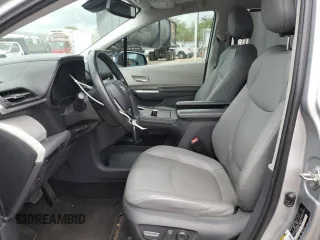 2021 Toyota Sienna XLE z VIN 5TDJRKEC4MS003091, wystawiony jako Copart lot #51657445 z przebiegiem 56 092 mil mil oraz Szkoda całkowita • Salvage title. Historia ofert i sprzedaży dostępna na DreamBid. Obrazek 7.