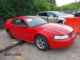 2004 Ford Mustang Standard z VIN 1FAFP40694F152143, wystawiony jako IAAI lot #42476684 z przebiegiem 160 678 mil mil oraz . Historia ofert i sprzedaży dostępna na DreamBid. Obrazek 1.