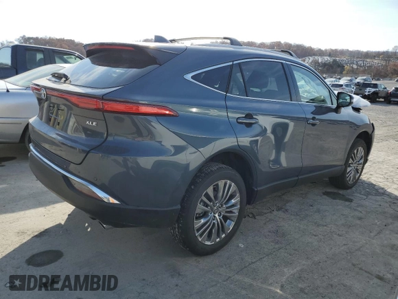 2024 Toyota Venza LE with VIN JTEAAAAHXRJ184541, listed as a Copart auction lot 79622864 with 2,962 mi miles and Salvage Title. Bid and sale history available at carsss.com. Image 3.