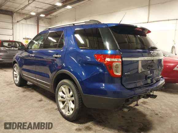 2015 Ford Explorer XLT with VIN 1FM5K8D89FGA55086, listed as a IAAI auction lot 41685799 with 127,771 mi miles and . Bid and sale history available at carsss.com. Image 3.
