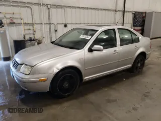 2000 Volkswagen Jetta GLS z VIN 3VWSA29M9YM135703, wystawiony jako Copart lot #79833254 z przebiegiem 223 570 mil mil oraz Nie do naprawy • Non repairable. Historia ofert i sprzedaży dostępna na DreamBid. Obrazek 1.