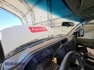 2009 Ford Econoline Cargo z VIN 1FTNE24L39DA13631, wystawiony jako IAAI lot #42563186 z przebiegiem 140 603 mil mil oraz . Historia ofert i sprzedaży dostępna na DreamBid. Obrazek 5.