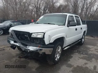 2005 Chevrolet Avalanche Z71 with VIN 3GNEK12Z65G200232, listed as a IAAI auction lot 41128043 with 173,874 mi miles. Bid and sale history available at carsss.com. Image 18.