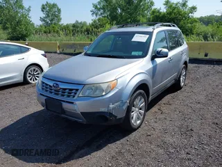 2012 Subaru Forester X Premium z VIN JF2SHADC8CH424853, wystawiony jako IAAI lot #42540390 z przebiegiem 217 063 mil mil oraz . Historia ofert i sprzedaży dostępna na DreamBid. Obrazek 6.