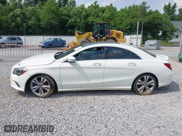 2018 Mercedes-Benz CLA 250 z VIN WDDSJ4EB0JN606657, wystawiony jako IAAI lot #42440570 z przebiegiem 123 978 mil mil oraz . Historia ofert i sprzedaży dostępna na DreamBid. Obrazek 13.