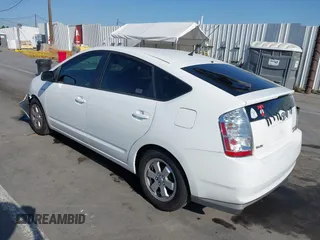 2008 Toyota Prius with VIN JTDKB20U483381640, listed as a IAAI auction lot 41976518 with 177,557 mi miles. Bid and sale history available at carsss.com. Image 3.