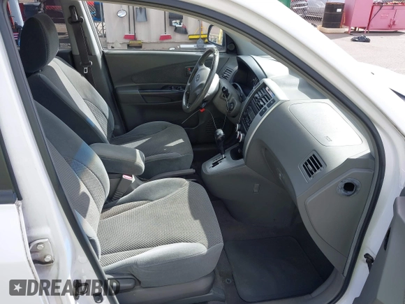 2006 Hyundai Tucson GLS with VIN KM8JN12D06U368350, listed as a IAAI auction lot 41645473 with 127,217 mi miles. Bid and sale history available at carsss.com. Image 5.