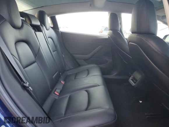 2019 Tesla Model 3 Mid Range z VIN 5YJ3E1EA2KF476194, wystawiony jako Copart lot #51140115 z przebiegiem Nie podano mil oraz Szkoda całkowita • Salvage title. Historia ofert i sprzedaży dostępna na DreamBid. Obrazek 10.