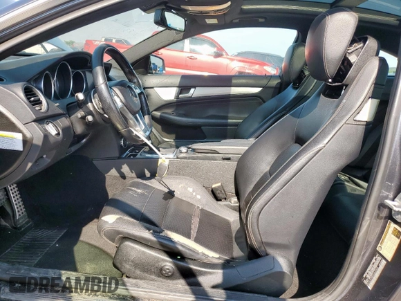2013 Mercedes-Benz C 250 z VIN WDDGJ4HBXDG065935, wystawiony jako Copart lot #59411585 z przebiegiem 126 866 mil mil oraz Szkoda całkowita • Salvage title. Historia ofert i sprzedaży dostępna na DreamBid. Obrazek 7.