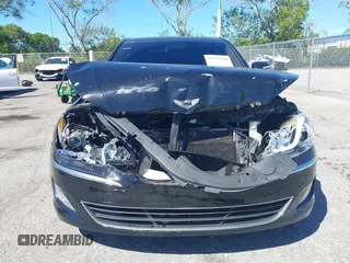 2013 Hyundai Genesis 3.8L with VIN KMHGC4DD7DU256396, listed as a IAAI auction lot 41839540 with 90,105 mi miles. Bid and sale history available at carsss.com. Image 13.