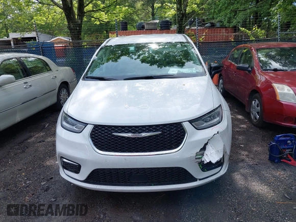 2024 Chrysler Pacifica Hybrid Select z VIN 2C4RC1S71RR118334, wystawiony jako IAAI lot #42320645 z przebiegiem 43 811 mil mil oraz . Historia ofert i sprzedaży dostępna na DreamBid. Obrazek 12.
