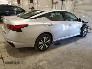 2022 Nissan Altima SV with VIN 1N4BL4DWXNN374881, listed as a Copart auction lot 52409335 with 28,189 mi miles and Salvage Title. Bid and sale history available at DreamBid. Image 3.