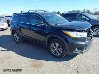 2014 Toyota Highlander XLE with VIN 5TDKKRFH4ES017778, listed as a IAAI auction lot 41619956 with 189,386 mi miles. Bid and sale history available at carsss.com. Image 1.