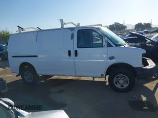 2006 Chevrolet Express Cargo z VIN 1GCGG25V361183813, wystawiony jako IAAI lot #41992215 z przebiegiem Nie podano mil oraz . Historia ofert i sprzedaży dostępna na DreamBid. Obrazek 13.