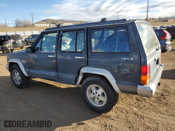 1992 Jeep Cherokee with VIN 1J4FJ58S7NL136135, listed as a Copart auction lot 86016134 with 160,259 mi miles and Clean title. Bid and sale history available at DreamBid. Image 2.