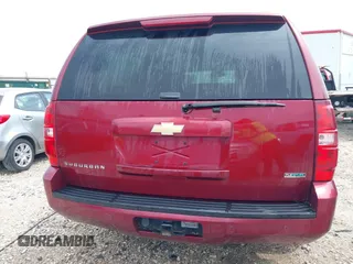 2010 Chevrolet Suburban LT z VIN 1GNUKJE30AR262500, wystawiony jako IAAI lot #42082813 z przebiegiem 270 431 mil mil oraz . Historia ofert i sprzedaży dostępna na DreamBid. Obrazek 16.