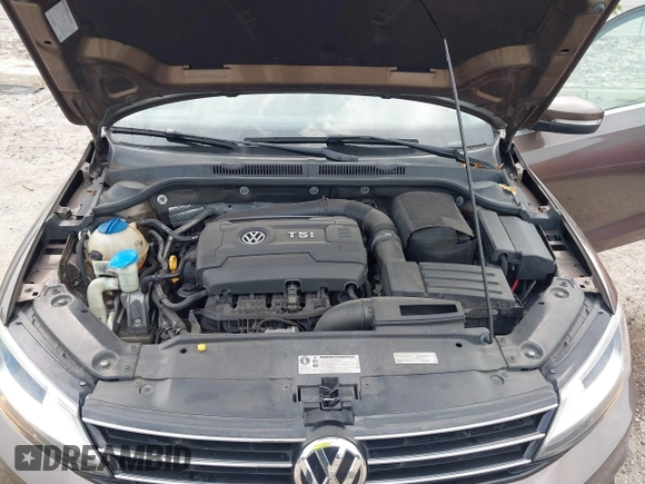 2015 Volkswagen Jetta SE with VIN 3VWD07AJXFM289988, listed as a IAAI auction lot 42322842 with 131,998 mi miles and . Bid and sale history available at DreamBid. Image 10.