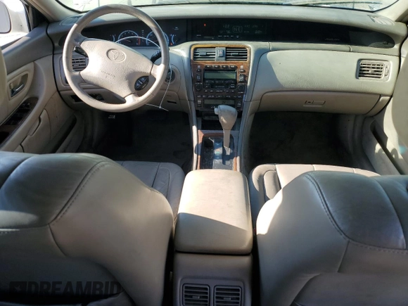 2001 Toyota Avalon XL with VIN 4T1BF28BX1U140913, listed as a Copart auction lot 56253065 with 110,880 mi miles and Clean Title. Bid and sale history available at DreamBid. Image 8.