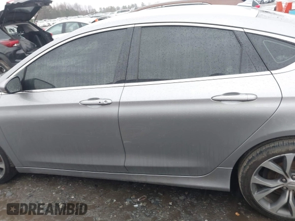 2015 Chrysler 200 C with VIN 1C3CCCCG4FN509765, listed as a IAAI auction lot 41080368 with 86,378 mi miles and . Bid and sale history available at carsss.com. Image 14.