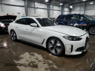 2024 BMW i4 xDrive40 z VIN WBY83FB06RFT27327, wystawiony jako Copart lot #84040704 z przebiegiem 5 137 mil mil oraz Szkoda całkowita • Salvage title. Historia ofert i sprzedaży dostępna na DreamBid. Obrazek 4.