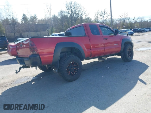 2014 Toyota Tacoma with VIN 5TFUX4EN7EX027719, listed as a IAAI auction lot 41922936 with 163,047 mi miles and . Bid and sale history available at DreamBid. Image 4.