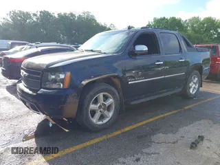 2010 Chevrolet Avalanche LTZ with VIN 3GNVKGE07AG147633, listed as a IAAI auction lot 42154619 with 171,420 mi miles. Bid and sale history available at carsss.com. Image 19.