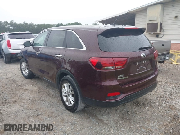 2019 Kia Sorento LX z VIN 5XYPGDA53KG482701, wystawiony jako IAAI lot #42229929 z przebiegiem 161 526 mil mil oraz . Historia ofert i sprzedaży dostępna na DreamBid. Obrazek 3.
