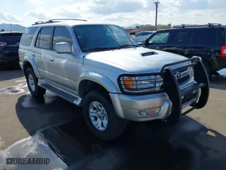 2001 Toyota 4Runner SR5 with VIN JT3GN86RX10208106, listed as a IAAI auction lot 41431091 with 305,859 mi miles. Bid and sale history available at carsss.com. Image 1.