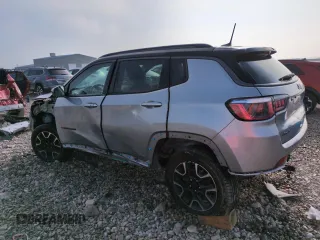 2020 Jeep Compass Trailhawk with VIN 3C4NJDDB1LT195653, listed as a Copart auction lot 82046974 with 119,007 mi miles and Salvage Title. Bid and sale history available at carsss.com. Image 2.